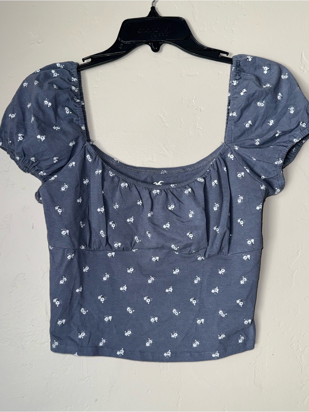 Hollister Puff-Sleeve Floral Crop Top